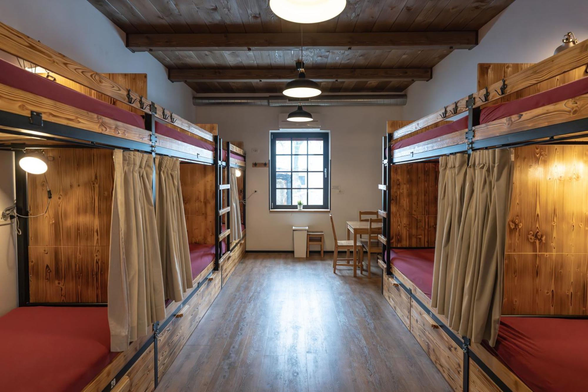 Bunk Bed 10-Bed Mixed Dormitory Room