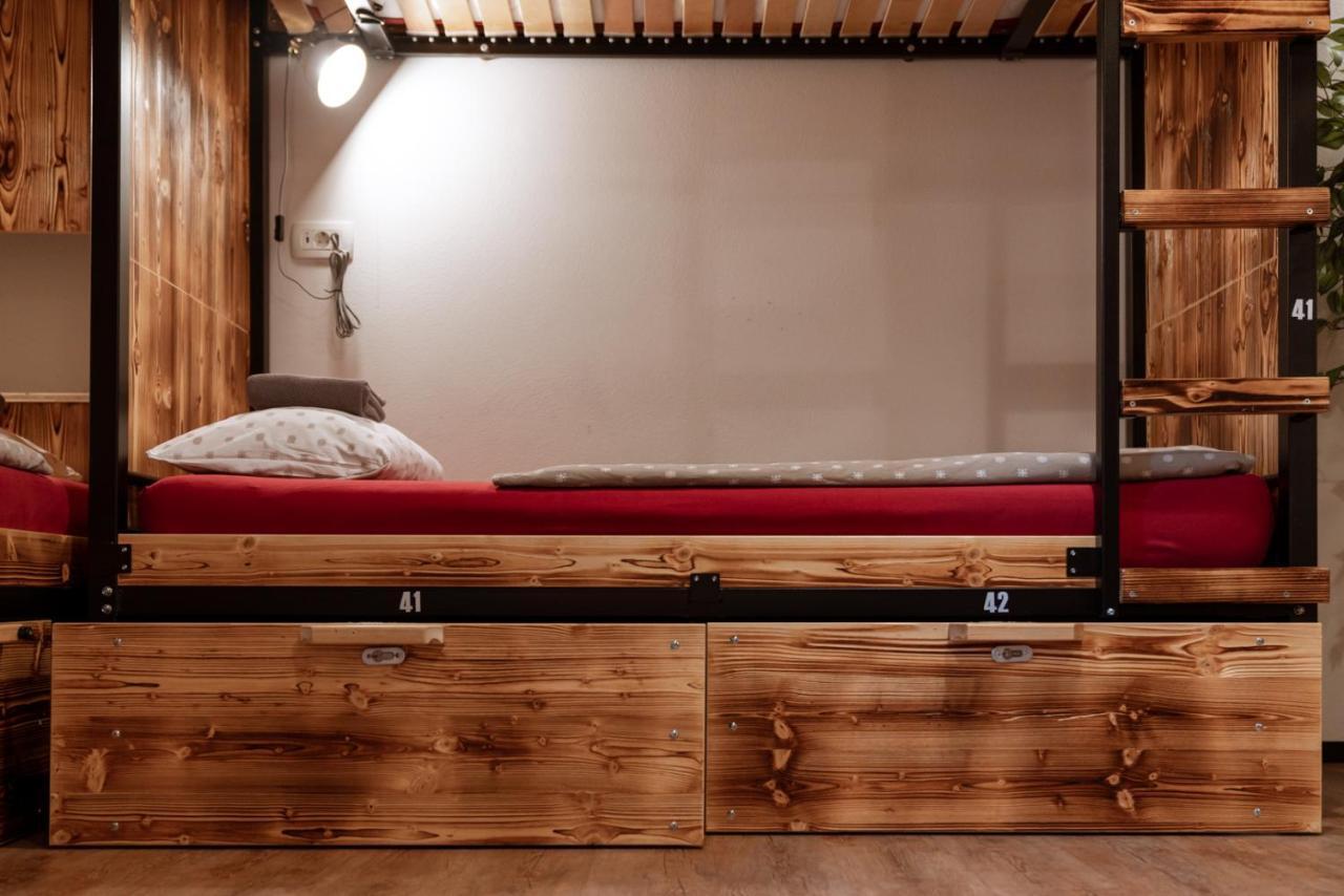 Bunk Bed 10-Bed Mixed Dormitory Room